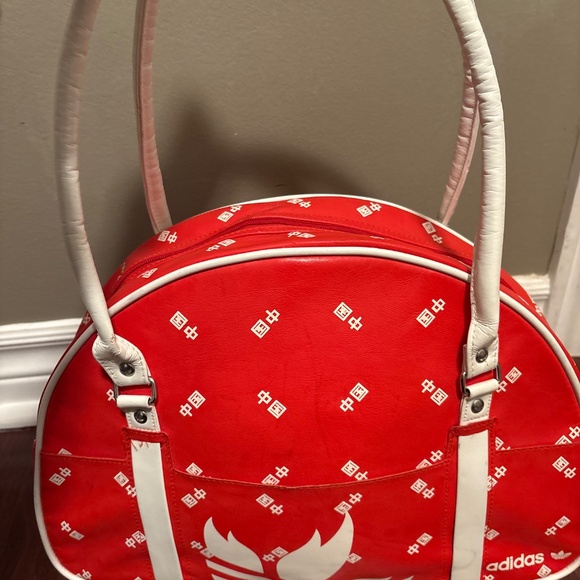 Adidas red bag with zipper & straps inside pocket - Picture 4 of 9